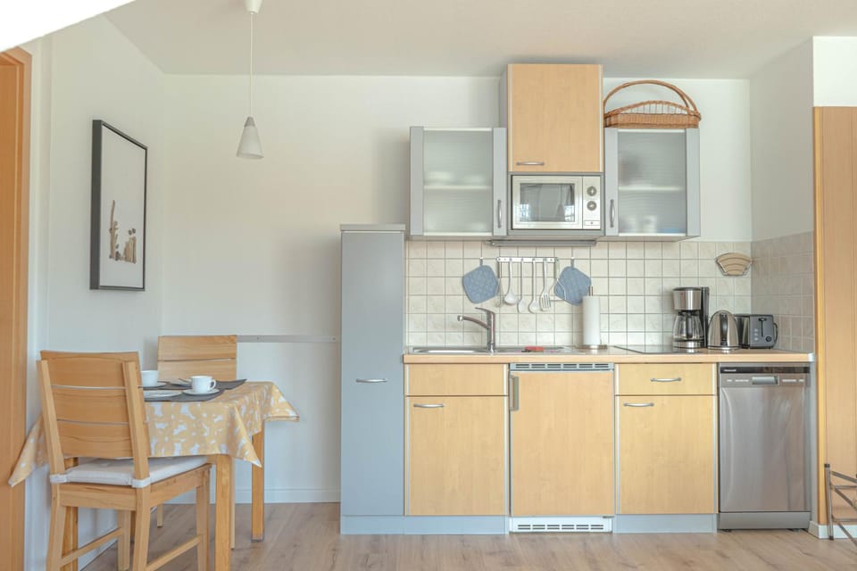 Kitchen or kitchenette, kitchen