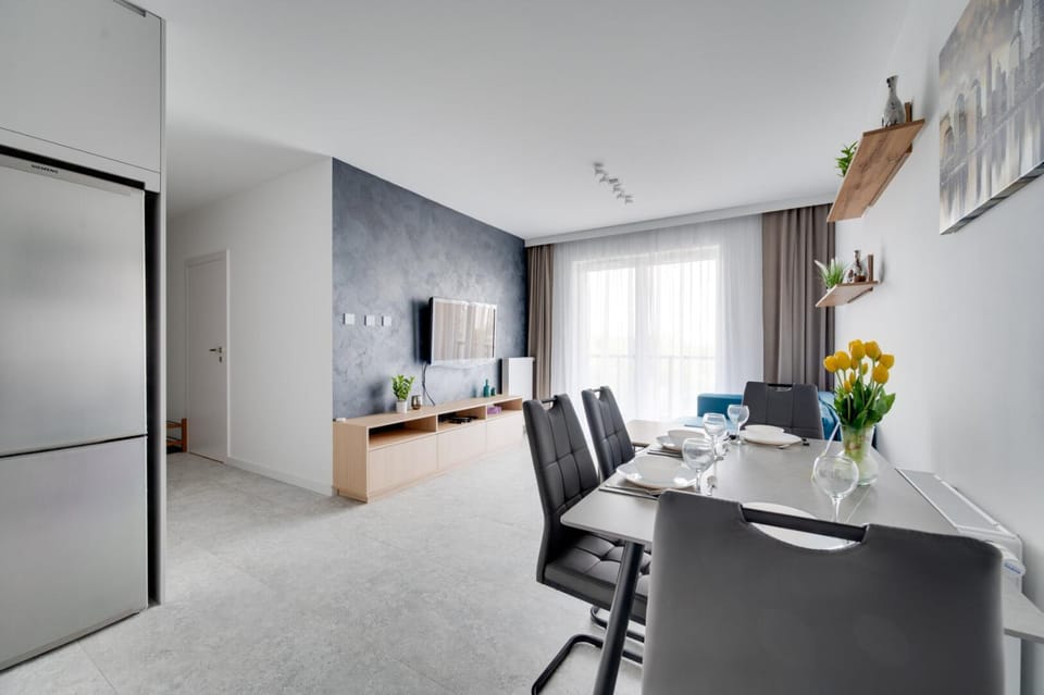 TV and multimedia, Kitchen or kitchenette, Living room, Seating area