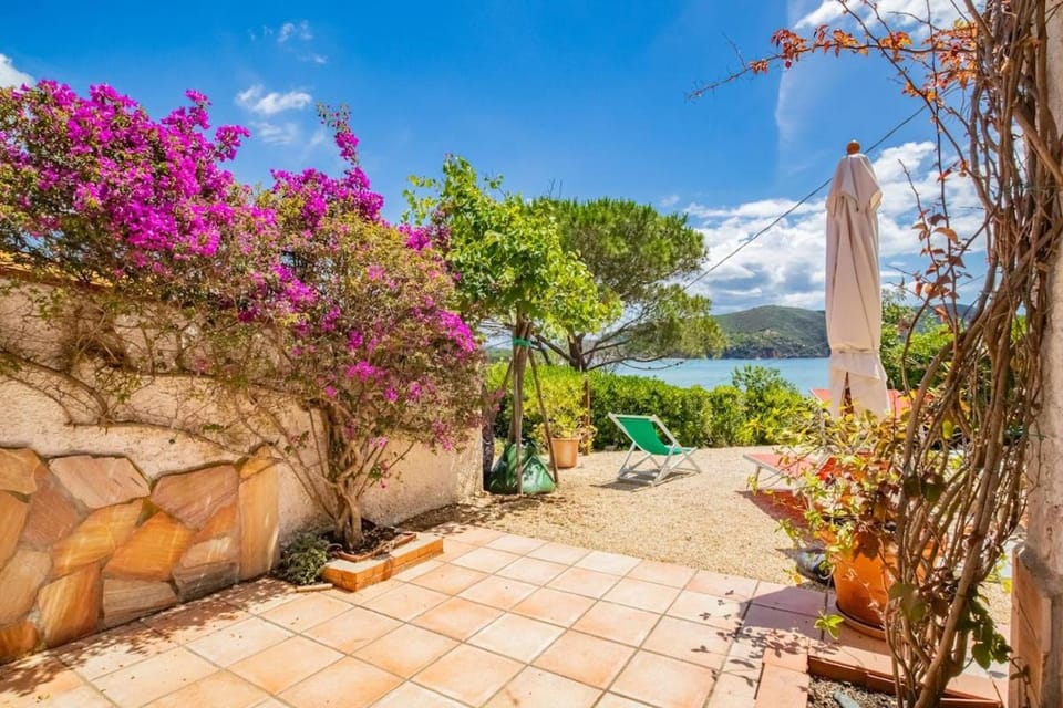Villa Scirocco West House in Rome