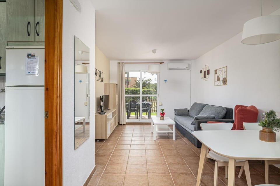 Living room, Dining area, air conditioner