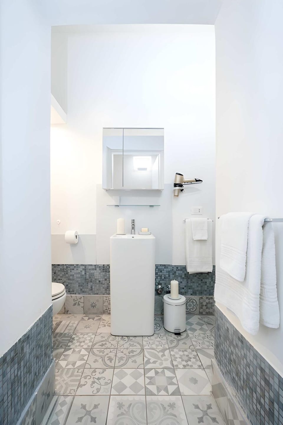 Heart of Pescara Elegant Suites - Chic Suites in Pescara Center & 2 steps from Sea - AC & Wifi Bed and Breakfast in Pescara