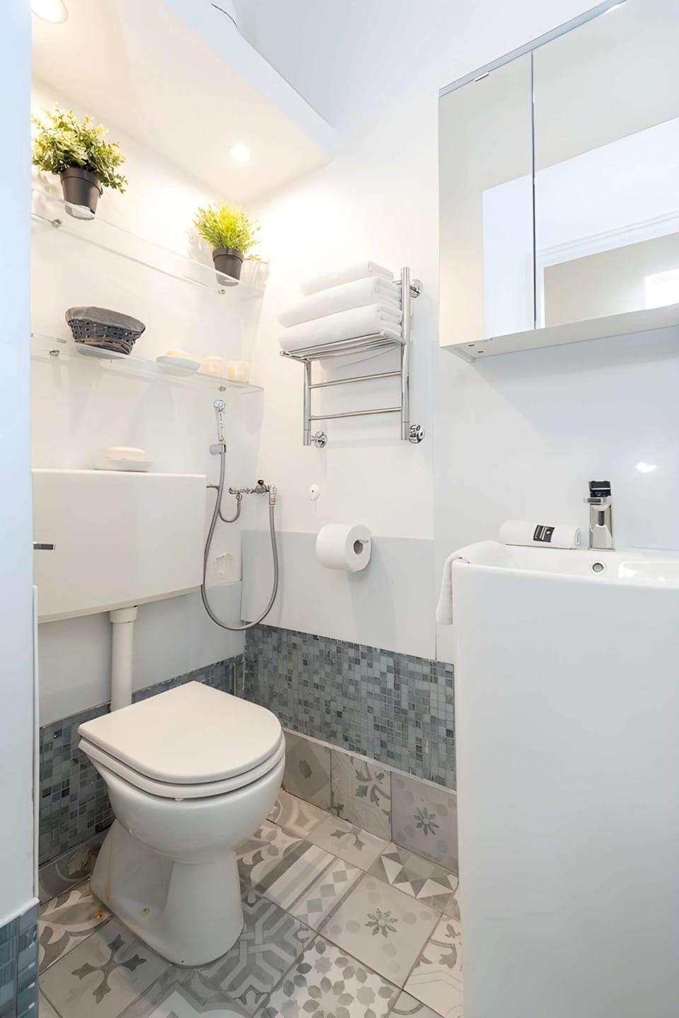 Heart of Pescara Elegant Suites - Chic Suites in Pescara Center & 2 steps from Sea - AC & Wifi Bed and Breakfast in Pescara