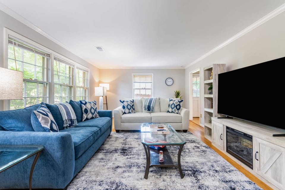 TV and multimedia, Living room, Seating area