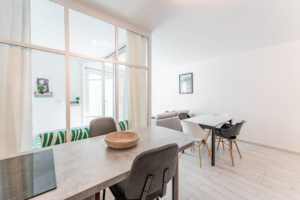 Chic appartement, coeur de Saint Tropez, Place des Lices Apartment in Saint-Tropez