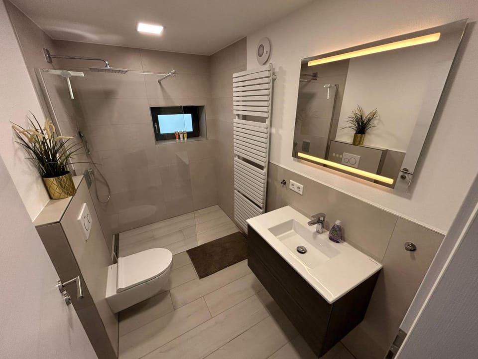 Shower, Toilet, Bathroom