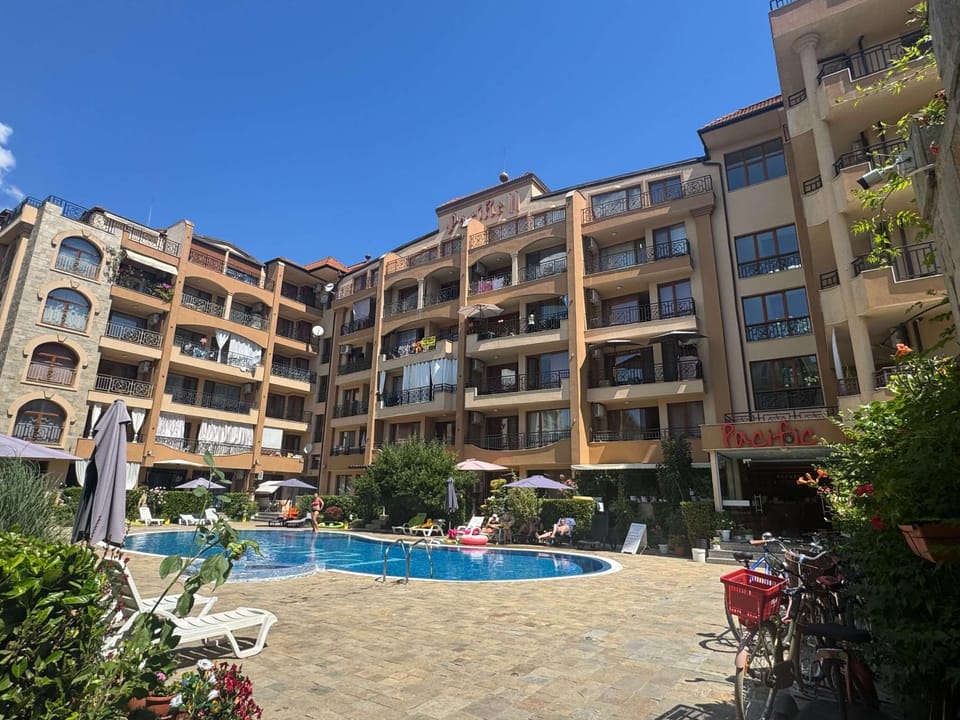 Property building, Swimming pool