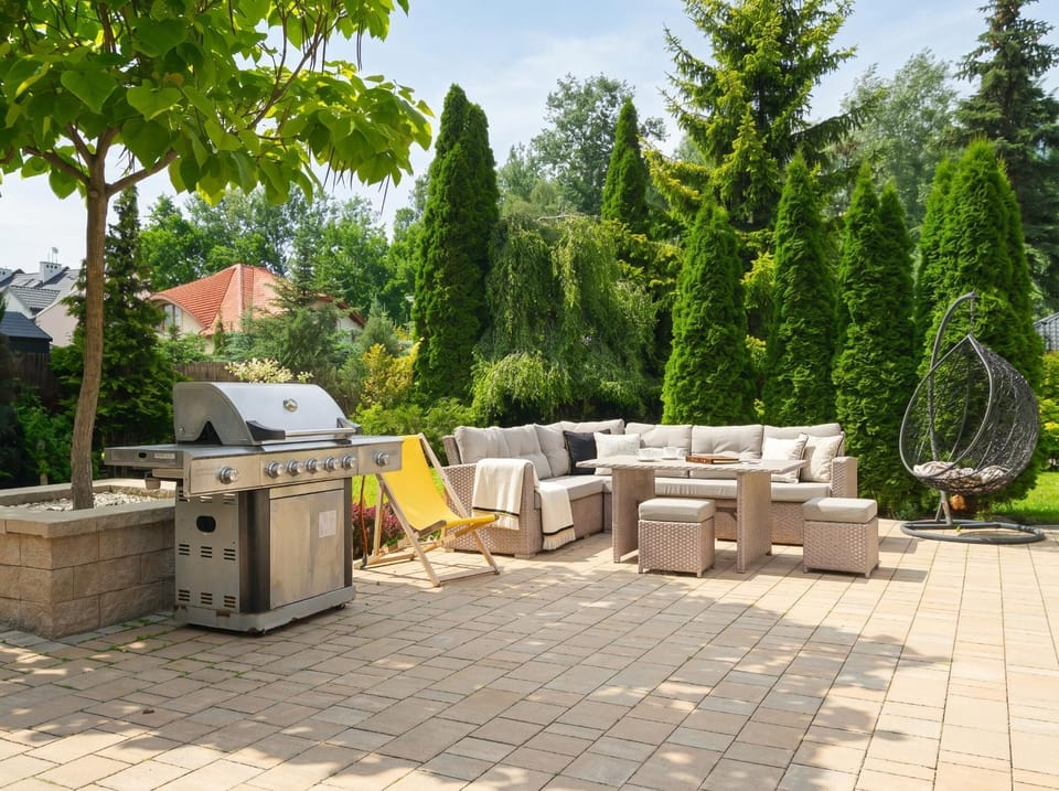 Patio, Spring, Day, Garden, Living room, Seating area, Garden view