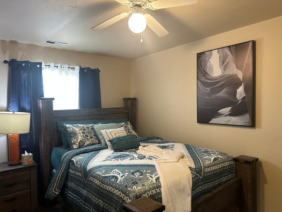 Bed, Photo of the whole room, Bedroom