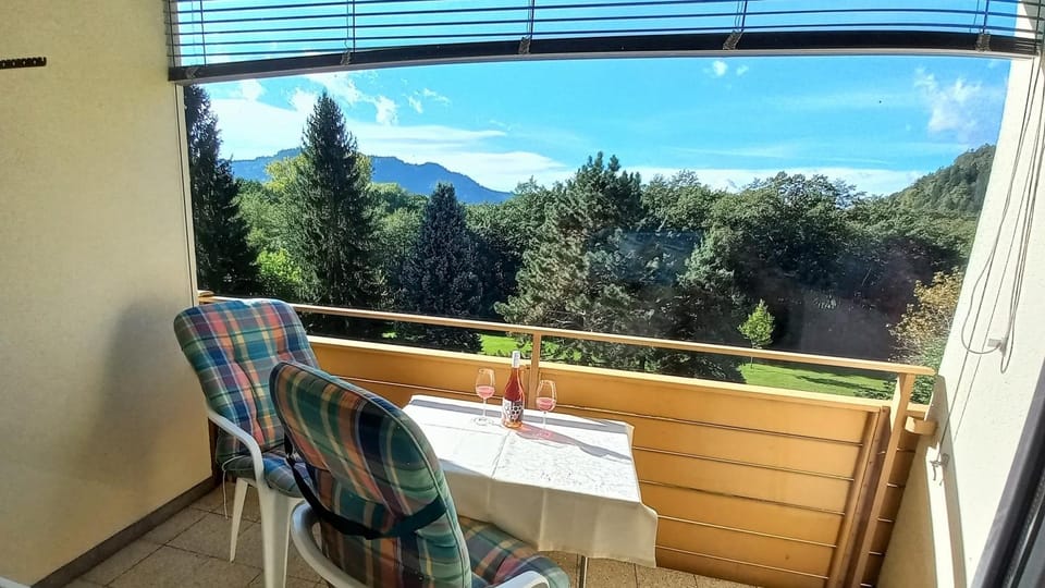 Balcony/Terrace, Mountain view