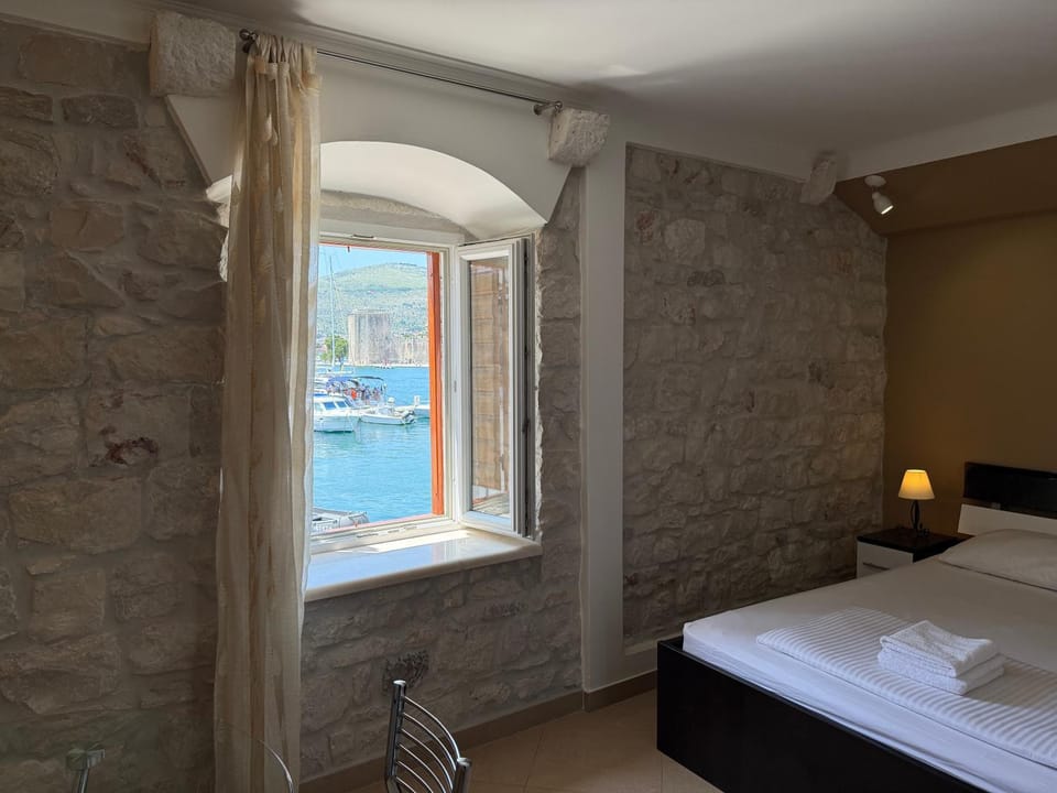 Bed, Bedroom, Sea view