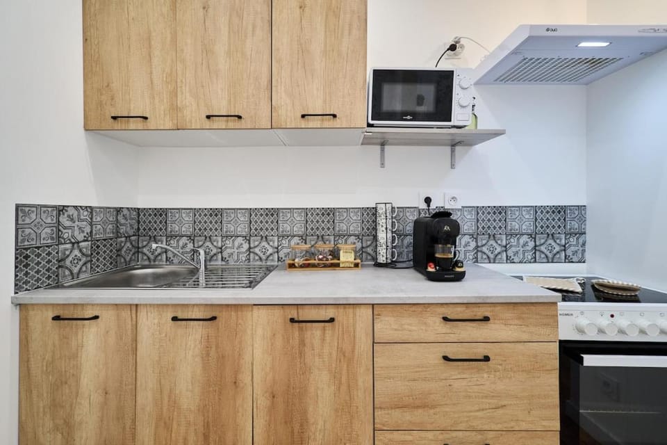 Summer - Centre-Ville Gare - Spacieux - Netflix Apartment in Reims