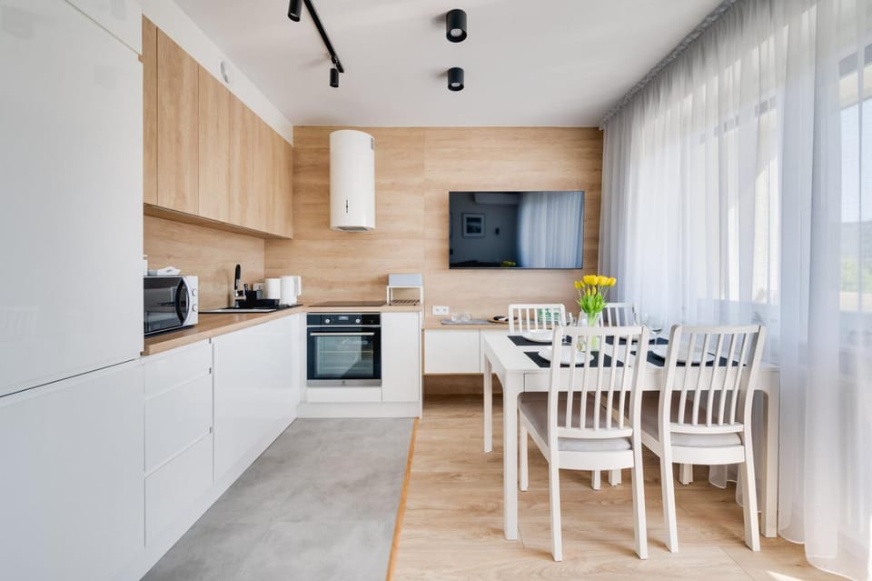 TV and multimedia, Coffee/tea facilities, Kitchen or kitchenette, oven, stove