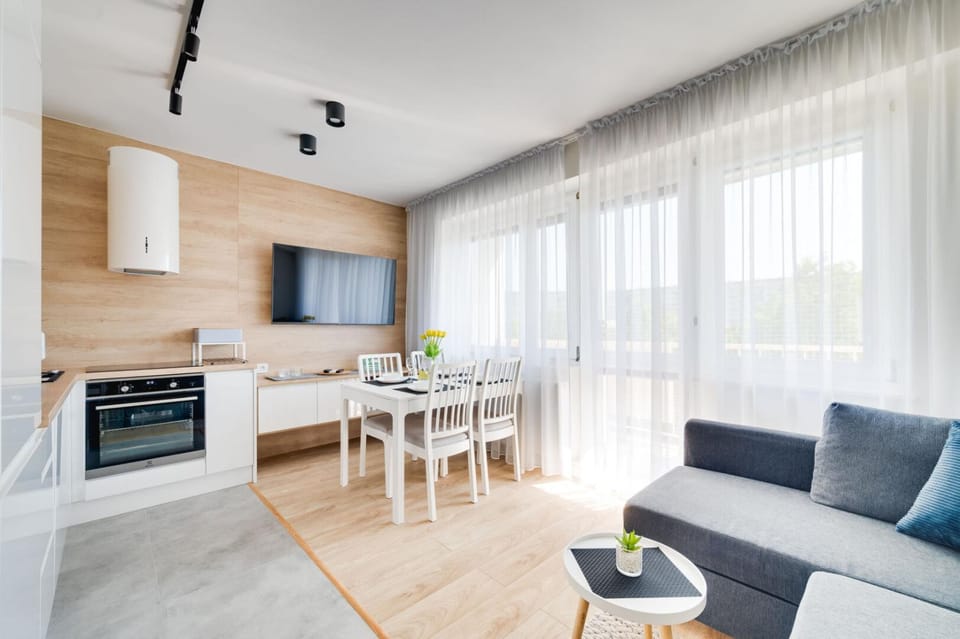TV and multimedia, Kitchen or kitchenette, Living room, Dining area