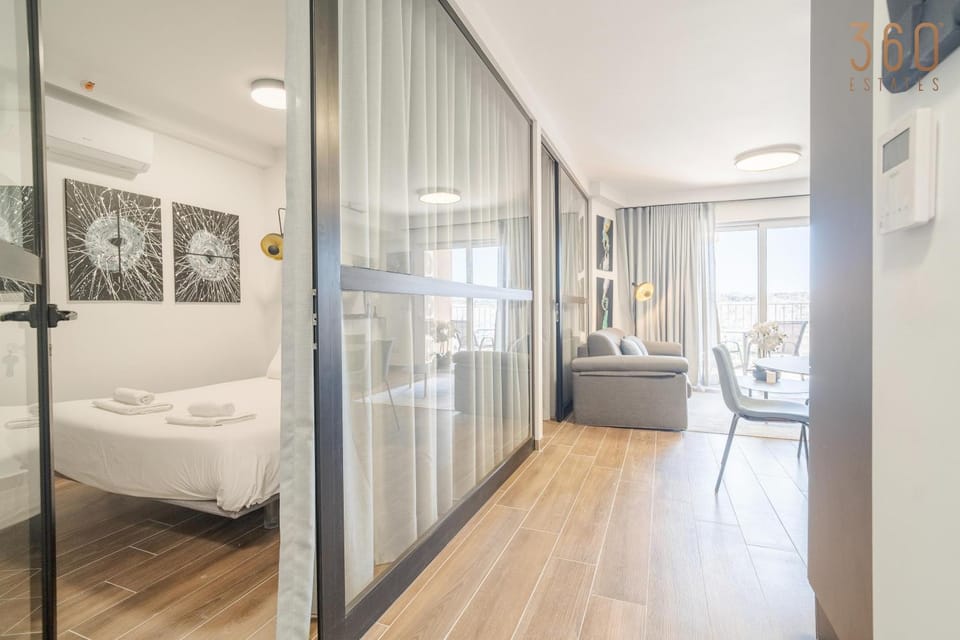 Bed, Living room, Photo of the whole room, Seating area, Bedroom