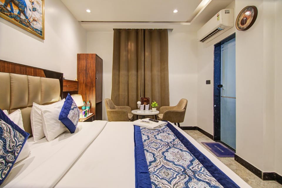 Delhi Empire Dx at New Delhi Railway station Hotel in New Delhi