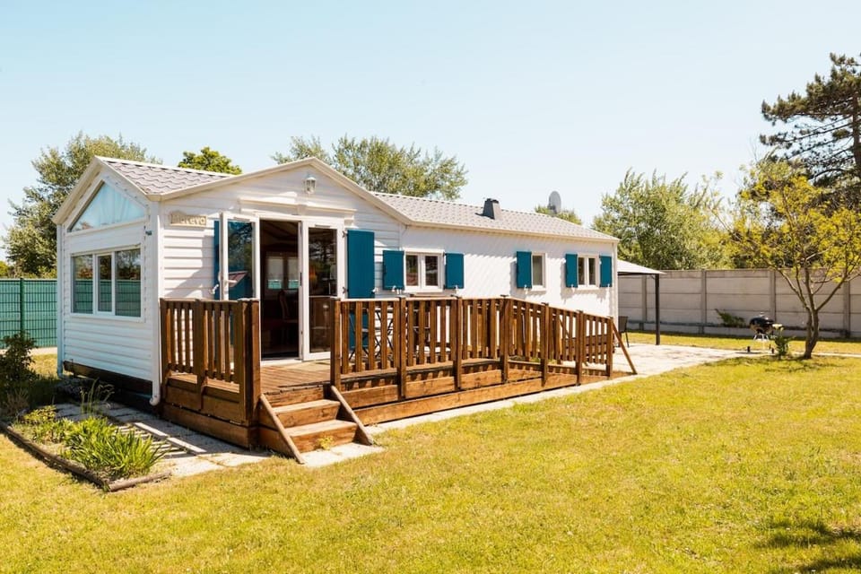 Mobile Home - 700m de la plage House in Portbail