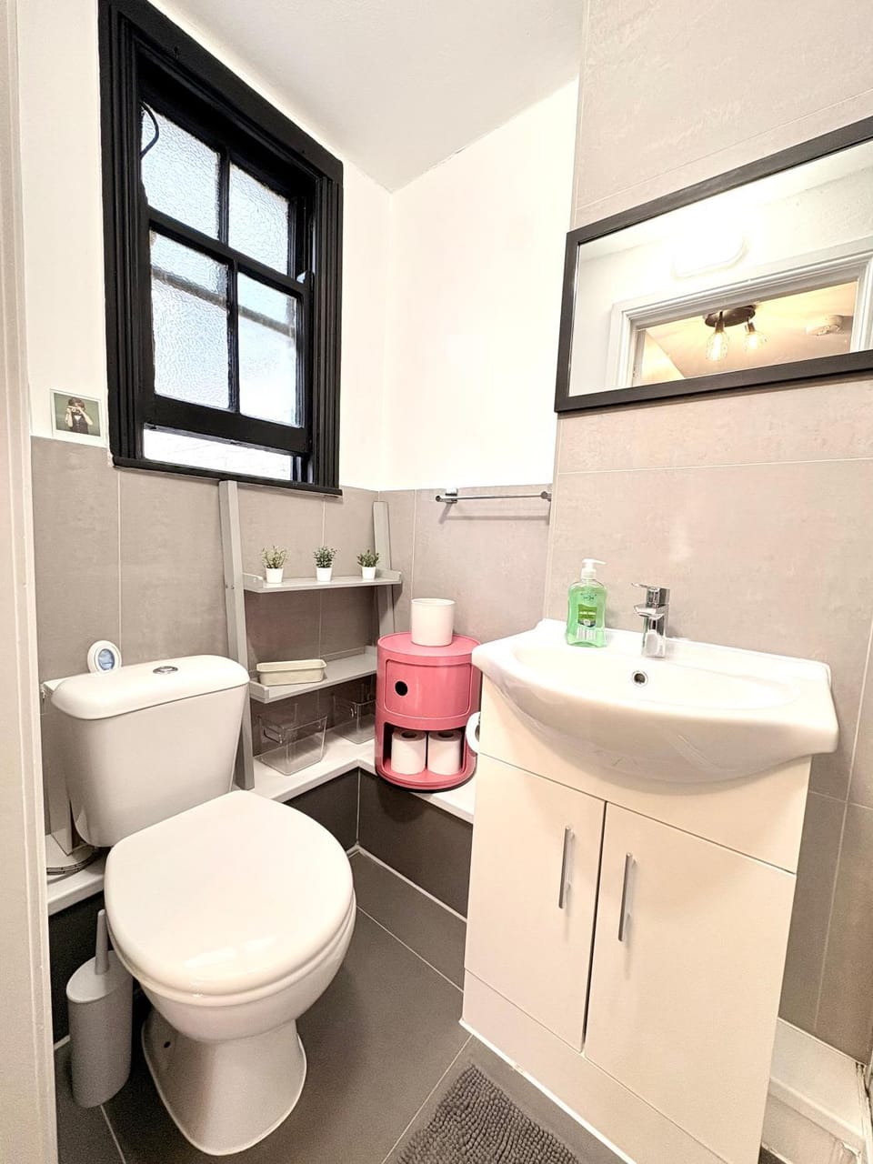 Studio Flat in West Hampstead Apartment in London Borough of Camden