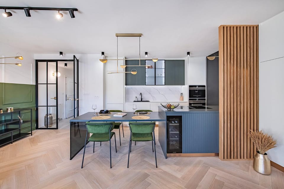 Kitchen or kitchenette, Dining area, oven, stove