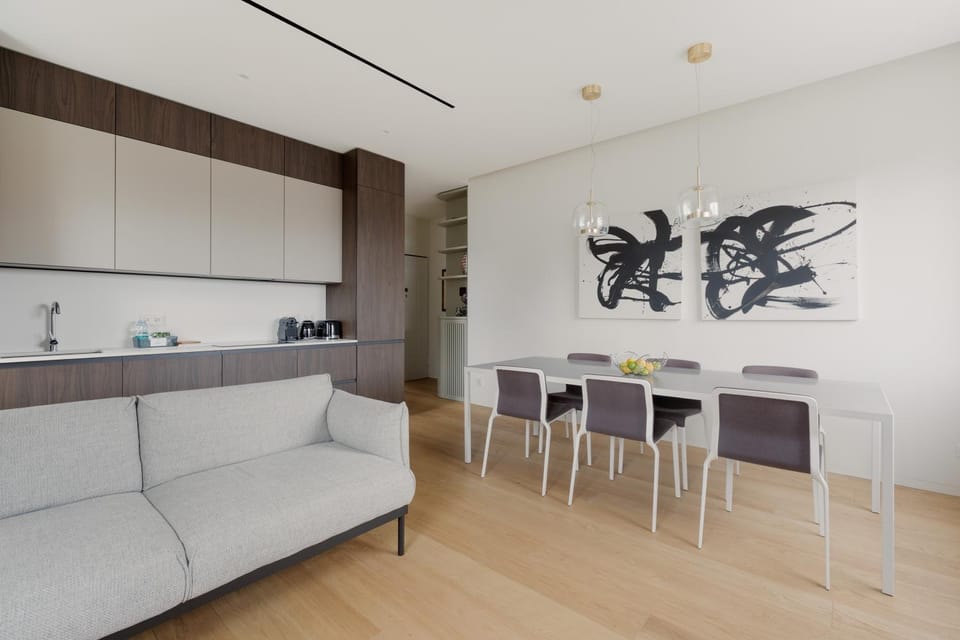 Kitchen or kitchenette, Seating area