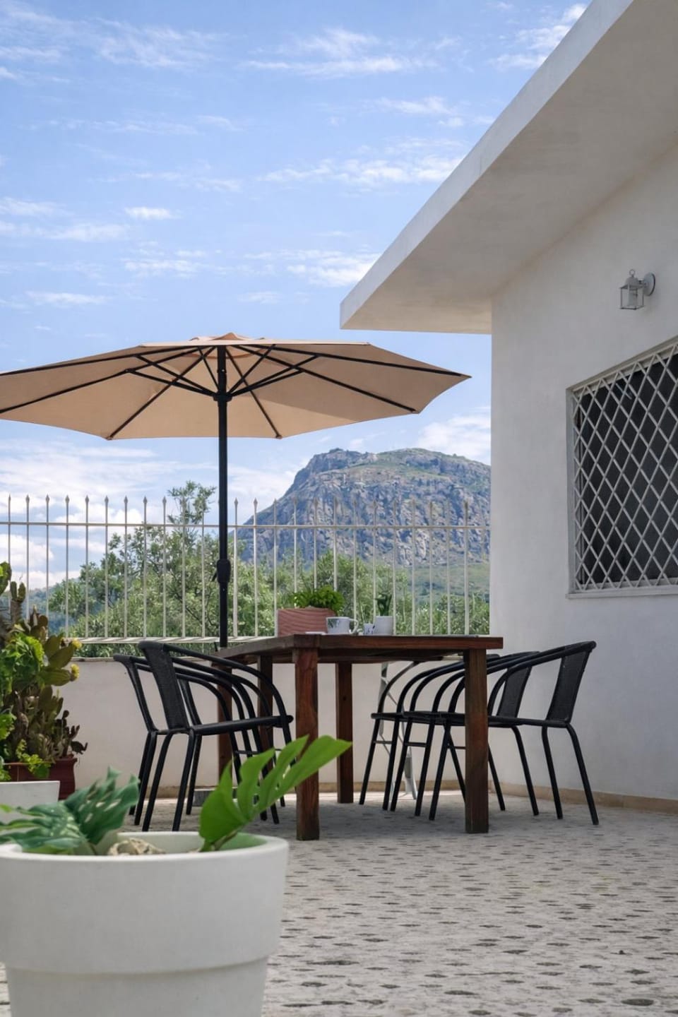 Patio, Spring, Day, Natural landscape, View (from property/room), Balcony/Terrace, Dining area, Landmark view, Mountain view