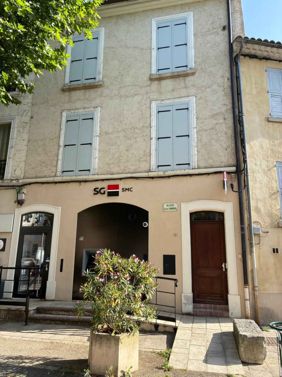 Property building, Facade/entrance