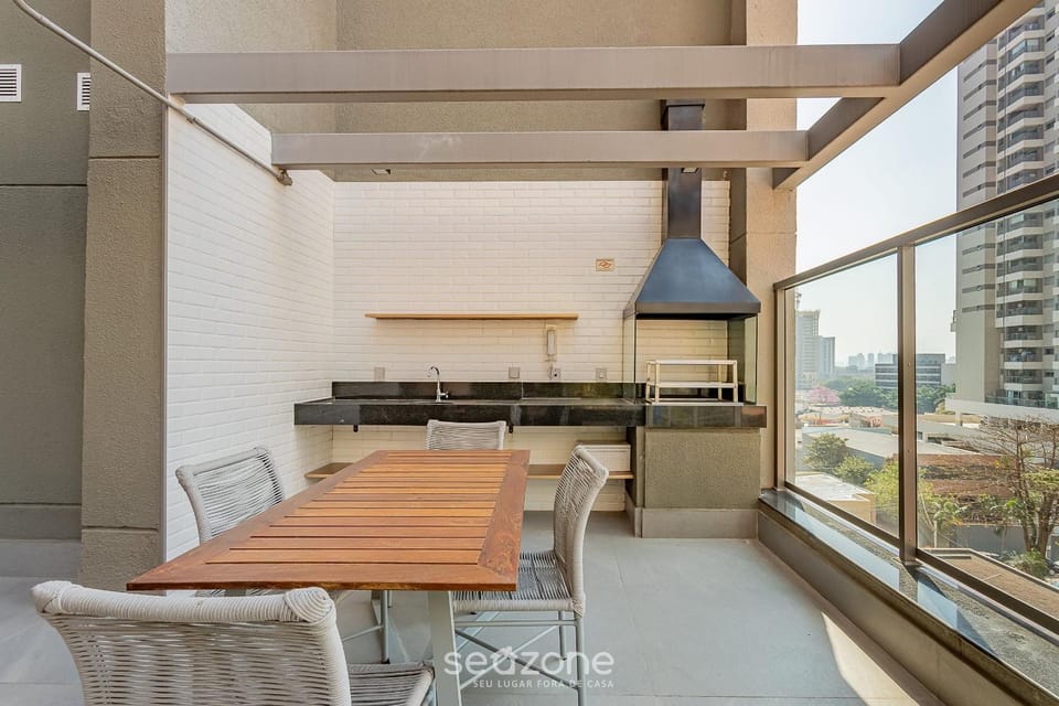 HMO - Full-length studios in building c/ pool Apartment in Sao Paulo City