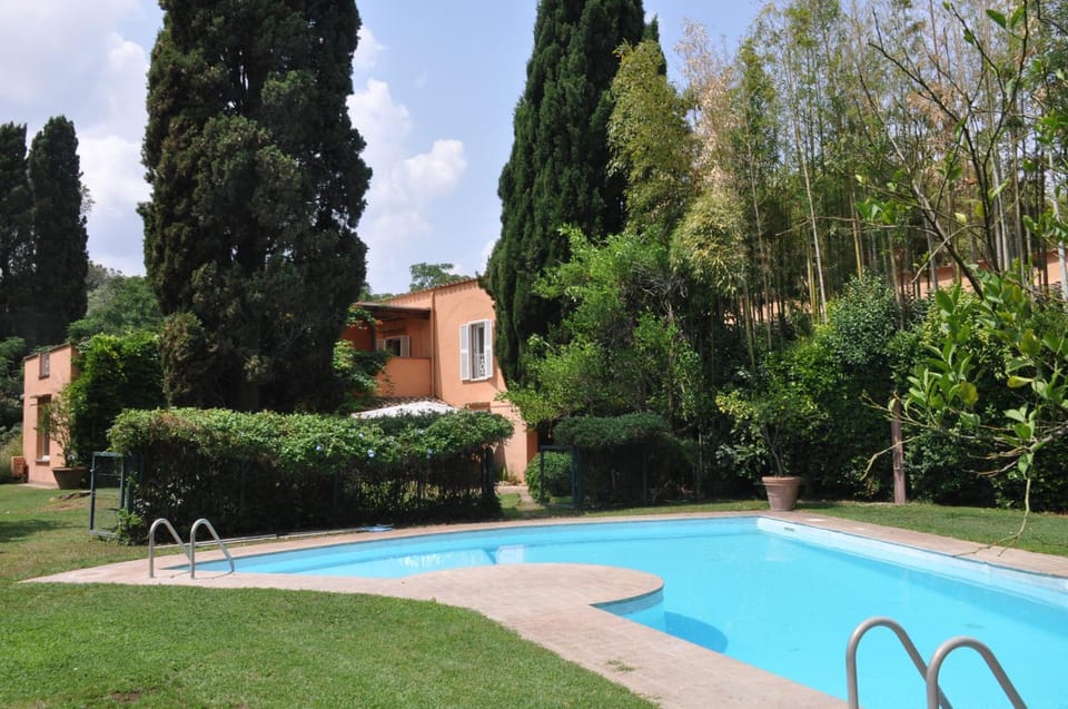 Property building, Garden view, Pool view, Swimming pool, sunbed
