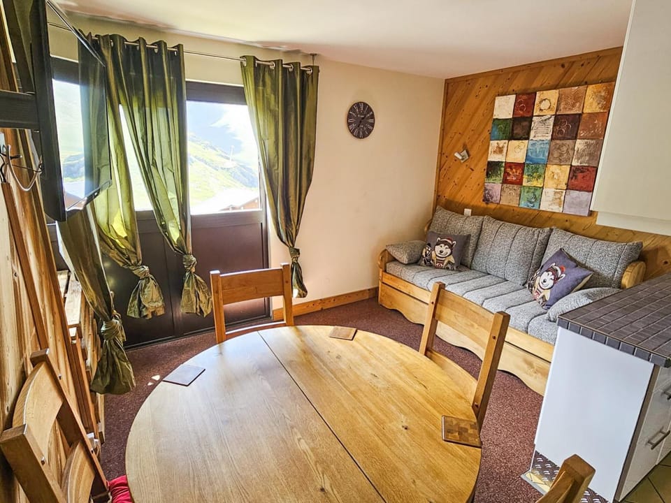 View (from property/room), Living room, Photo of the whole room