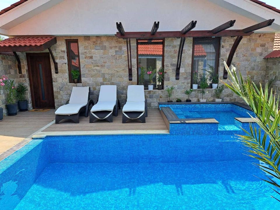 Swimming pool, Swimming pool, sunbed