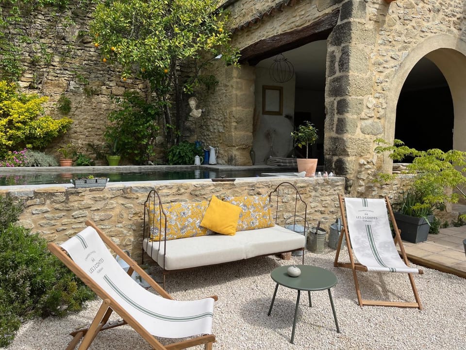 Patio, Day, Garden, Garden view, sunbed