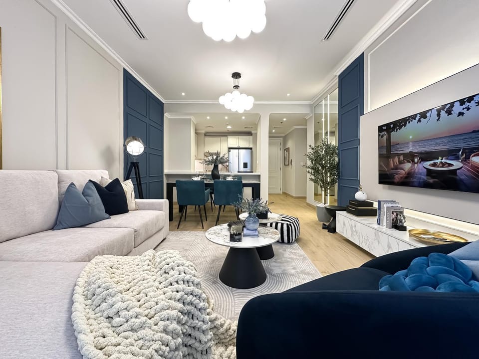 Elegant 2BR Plus Guest Room Stay with Designer Interior Apartment in Dubai