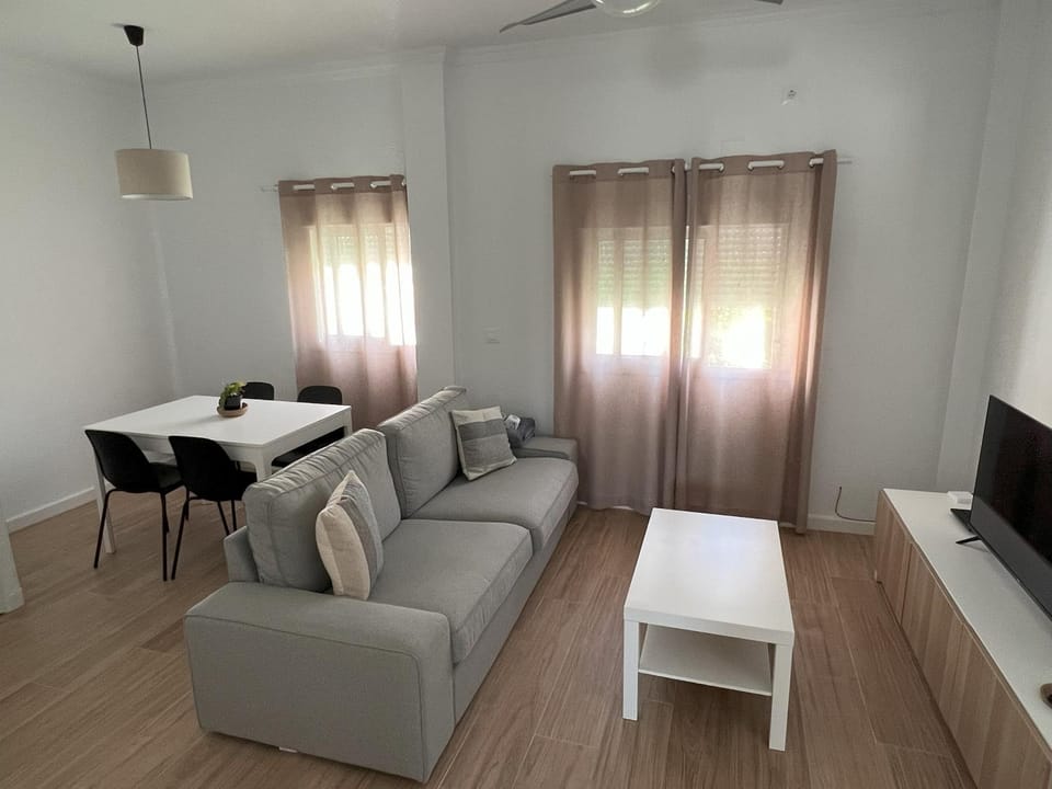 Communal lounge/ TV room, Living room, Dining area