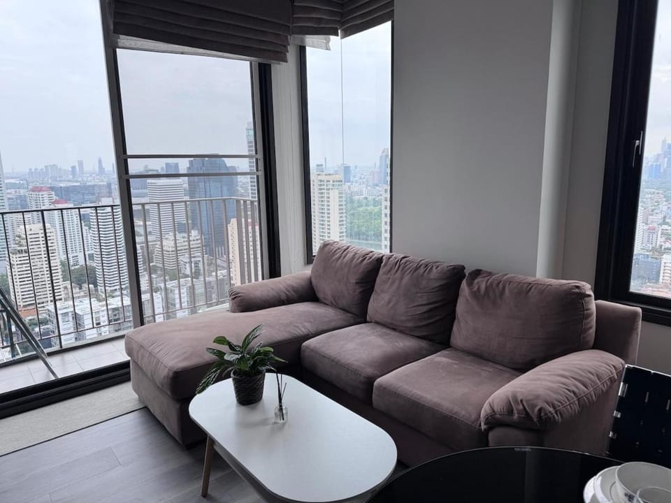 Luxury Condo in Central Asoke Apartment in Bangkok