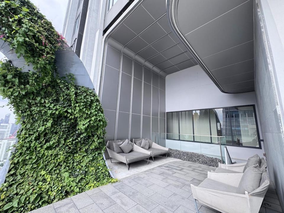 Luxury Condo in Central Asoke Apartment in Bangkok