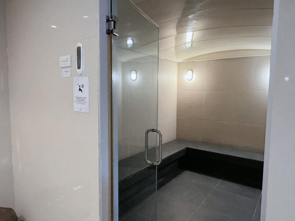 Luxury Condo in Central Asoke Apartment in Bangkok