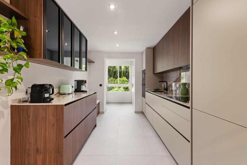 Kitchen or kitchenette, Living room