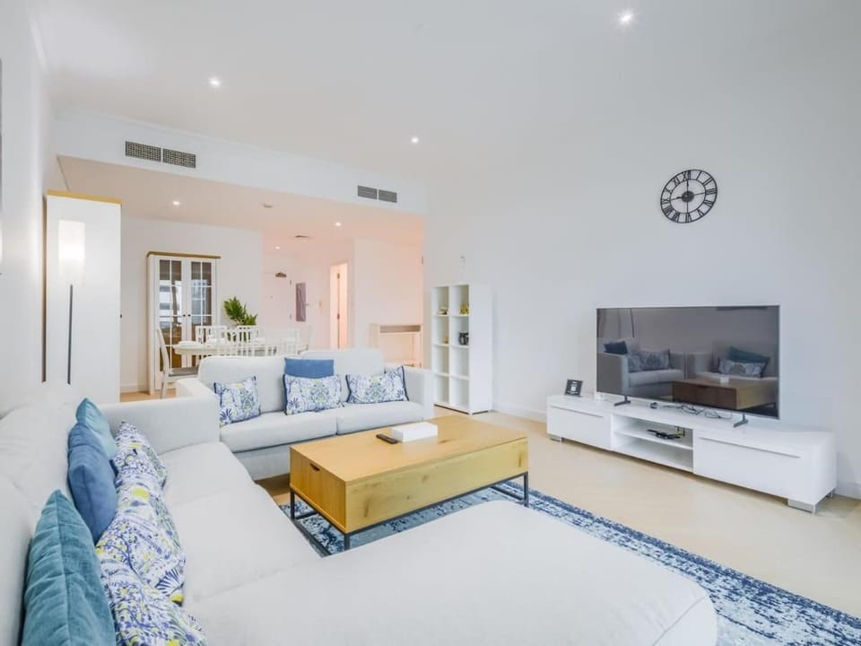 TRPS - Marina Heights Tower, Dubai Marina - 2BR Upgraded Apartment - with Stunning Marina Skyline Apartment in Dubai