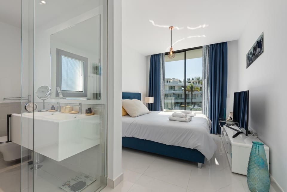 Living room, Bedroom