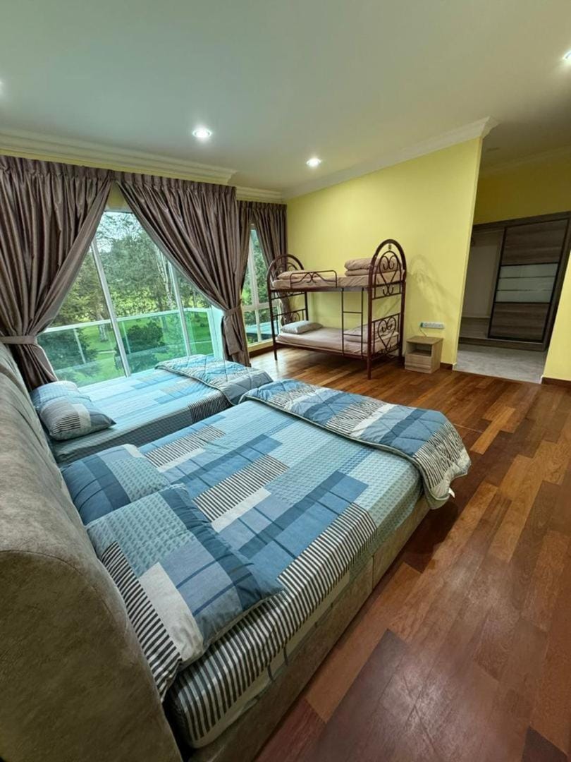 Mossy Green Golfcourse Homestay House in Tanah Rata