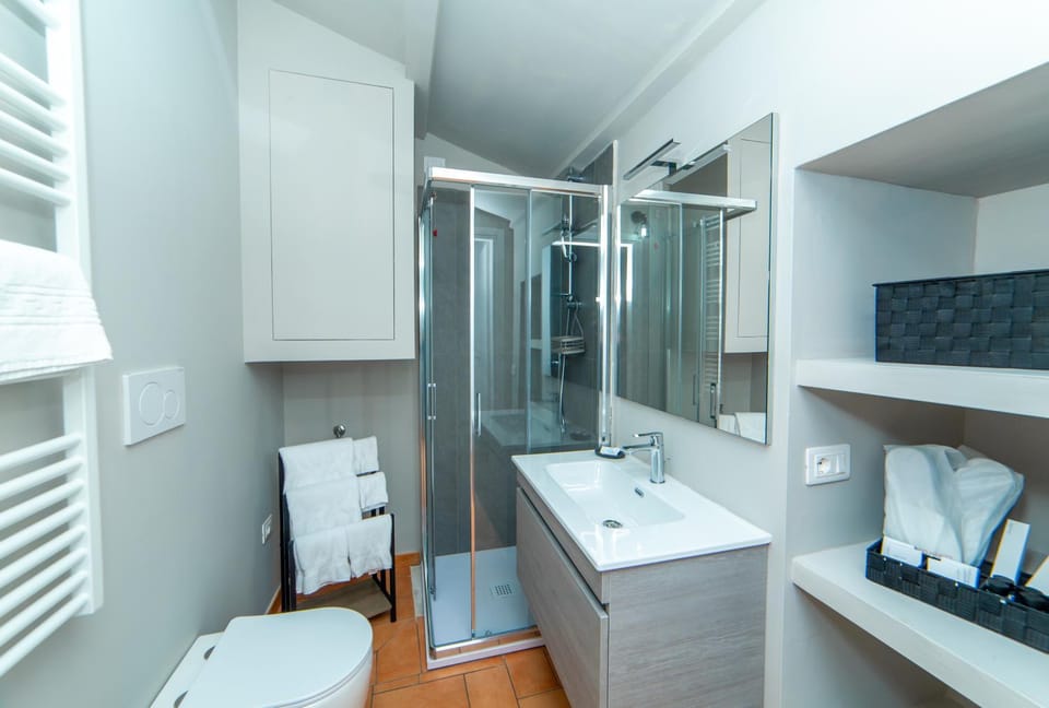 Shower, Toilet, Bathroom