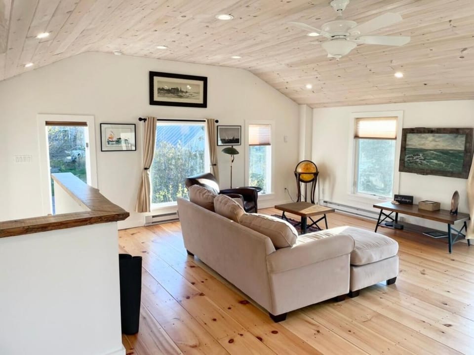 Escape to Positive Outlook House in Phippsburg