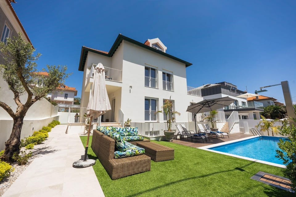 Property building, Garden, Pool view, Swimming pool