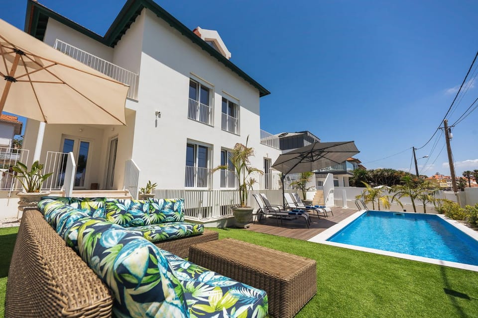 Property building, Garden view, Pool view, Swimming pool, sunbed