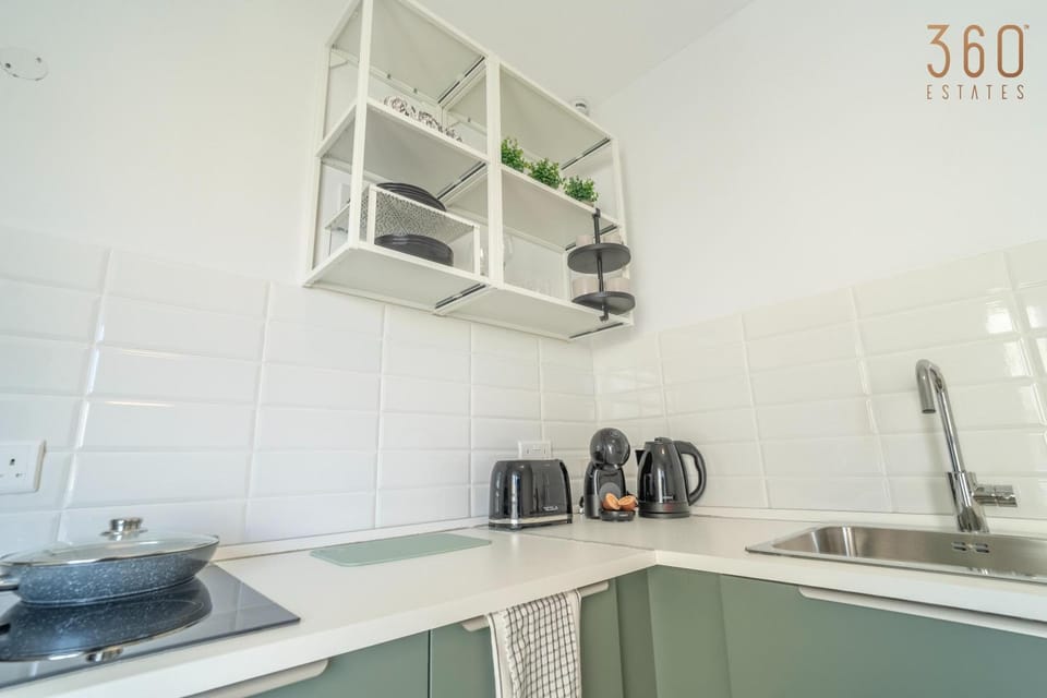 Coffee/tea facilities, Kitchen or kitchenette, dishwasher, minibar, pet friendly, stove