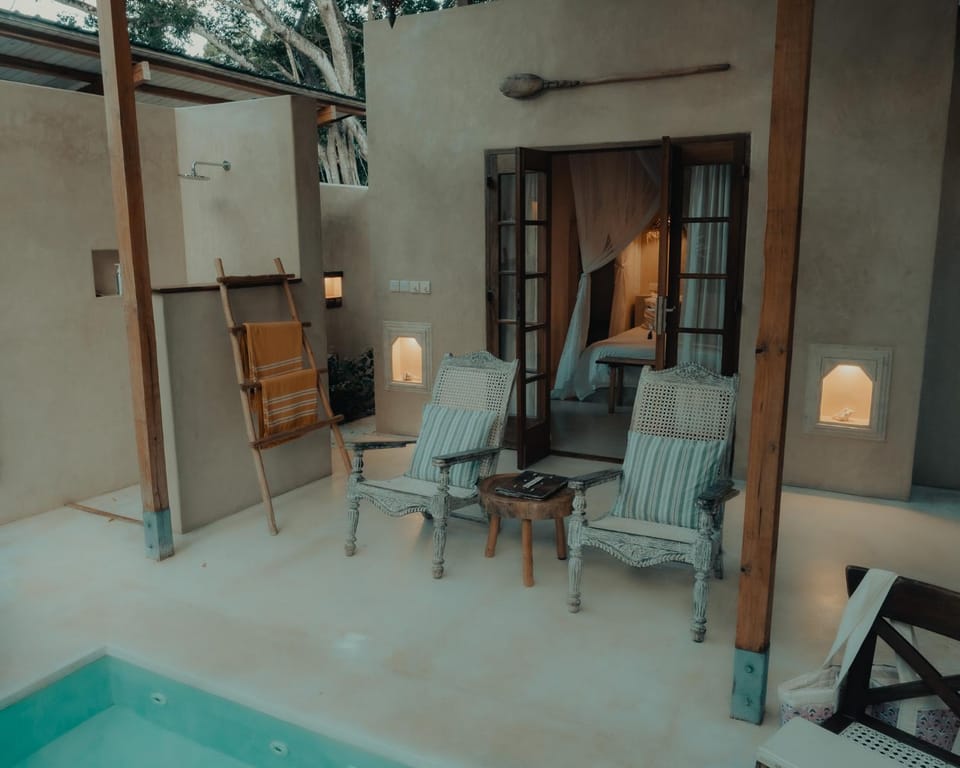 Shower, Patio, Seating area