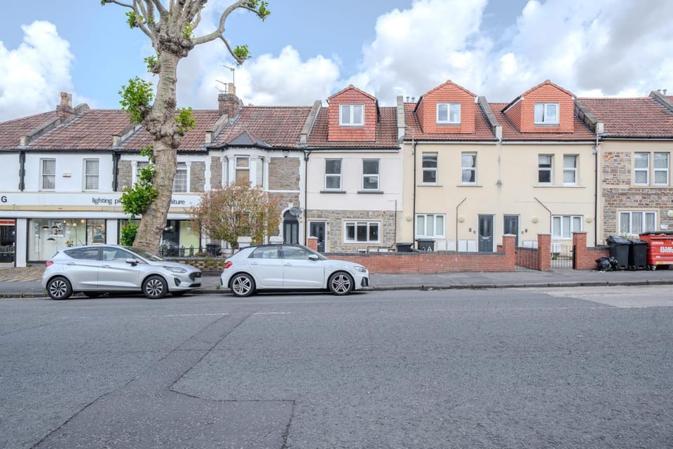 351B Fishponds Road Apartment in Bristol