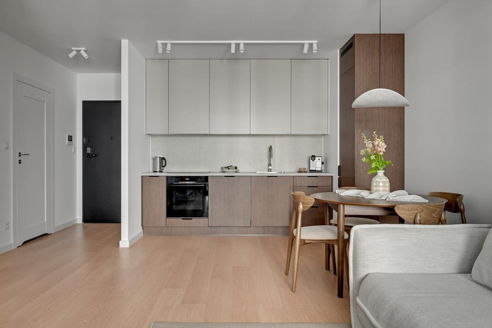 Coffee/tea facilities, Kitchen or kitchenette, Living room, Seating area, Dining area, stove