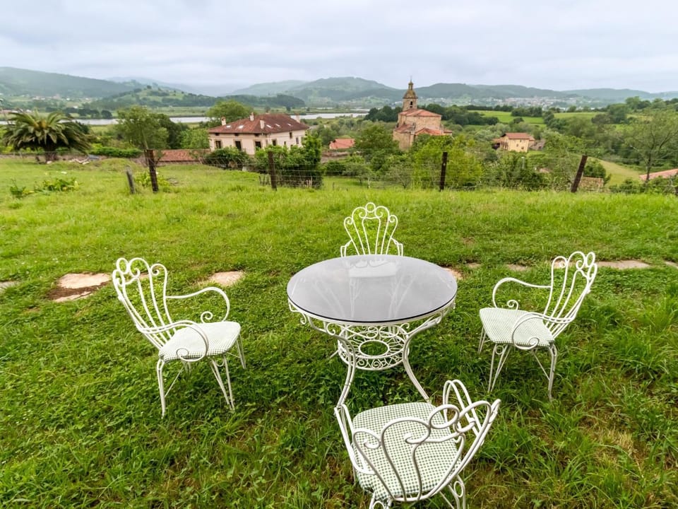 Casa con gran capacidad y preciosas vistas House in Cantabria