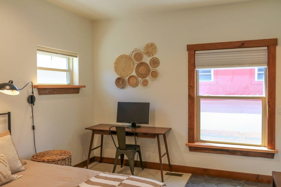 555 S. 5th St ("Downtown Craftsman") House in Pagosa Springs