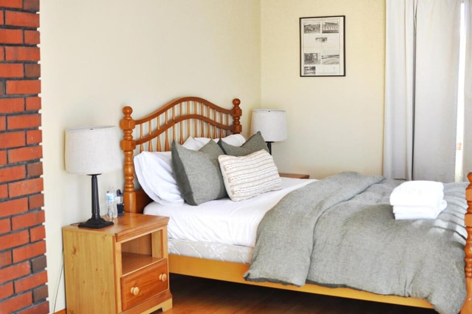 Fantastic Waterfront Views House in Phippsburg